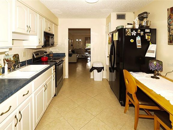 5th image of 3740 58th St N APT 208