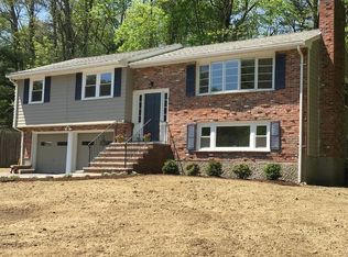 100 Robert Rd, Dedham, MA 02026