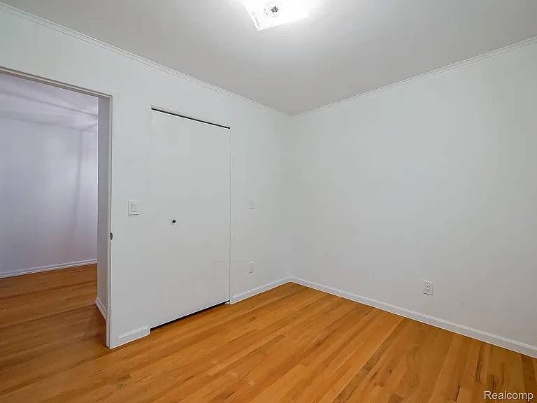 7580 Thornwood St — Photo 50