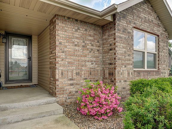 4th image of 244 Maplewood Drive