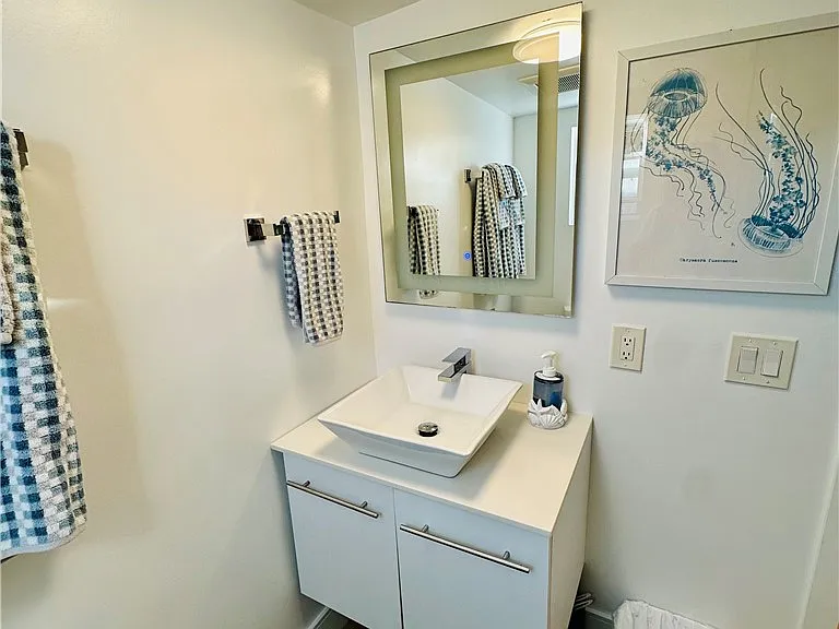 116 Avenida Serra — Photo 15