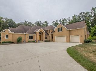 27027 Schady Rd, Olmsted Twp, OH