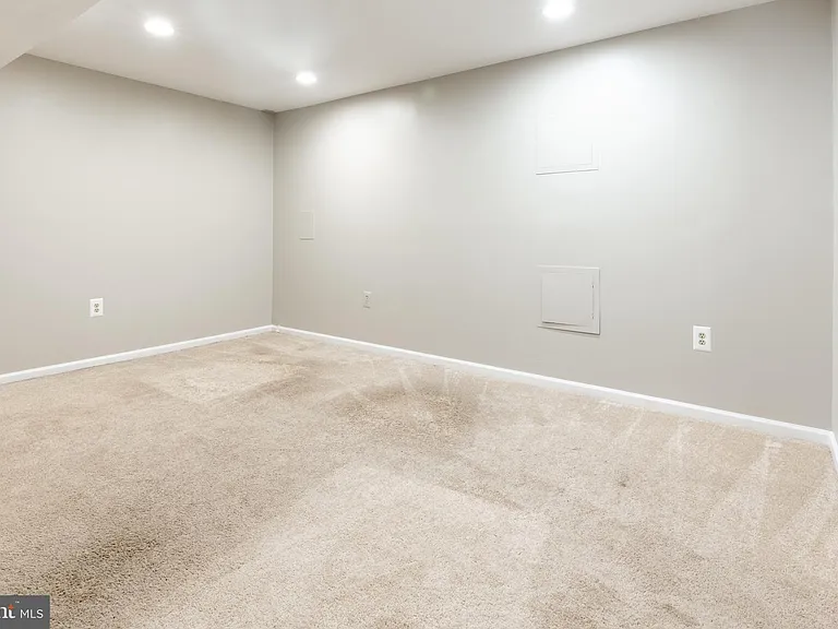 8020 Bethelen Woods Ln — Photo 34