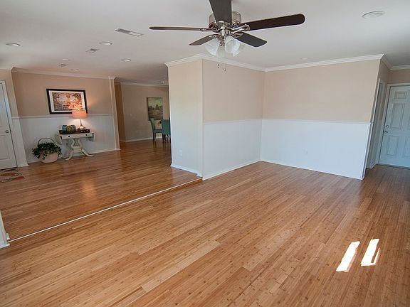 3rd image of 305 Santa Ana Dr