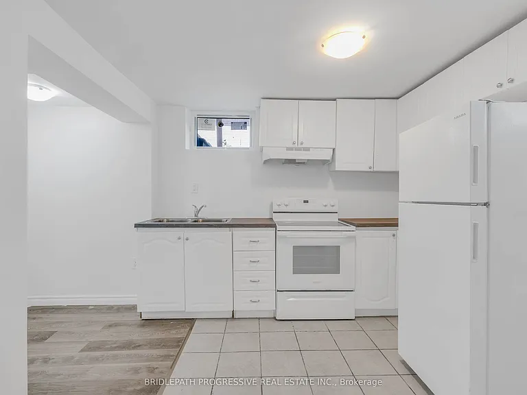110 Marcella St — Photo 12