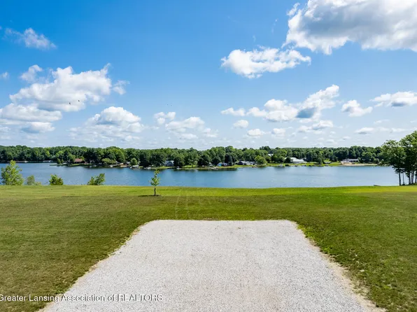 11029 Lakeside Dr, Perrinton, MI 48871