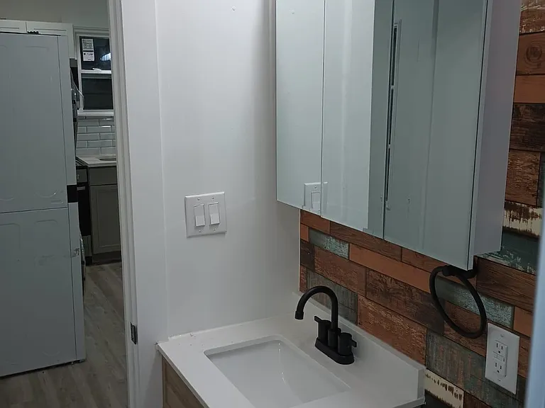 110 E 18th Ave #3 — Photo 2