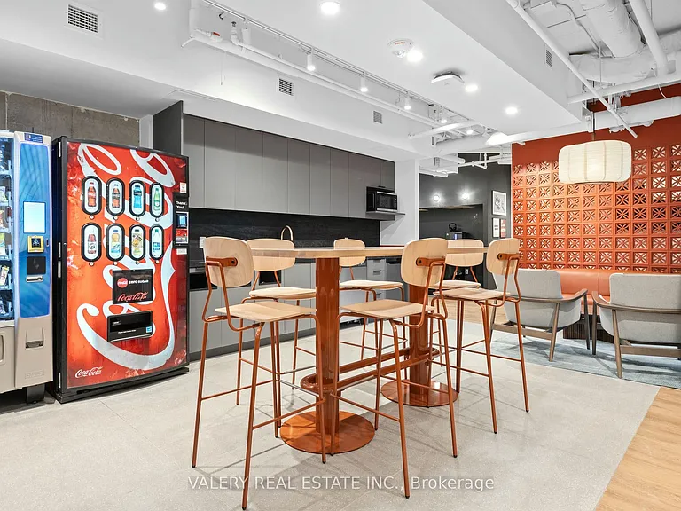 256 Rideau St #R1002 — Photo 19