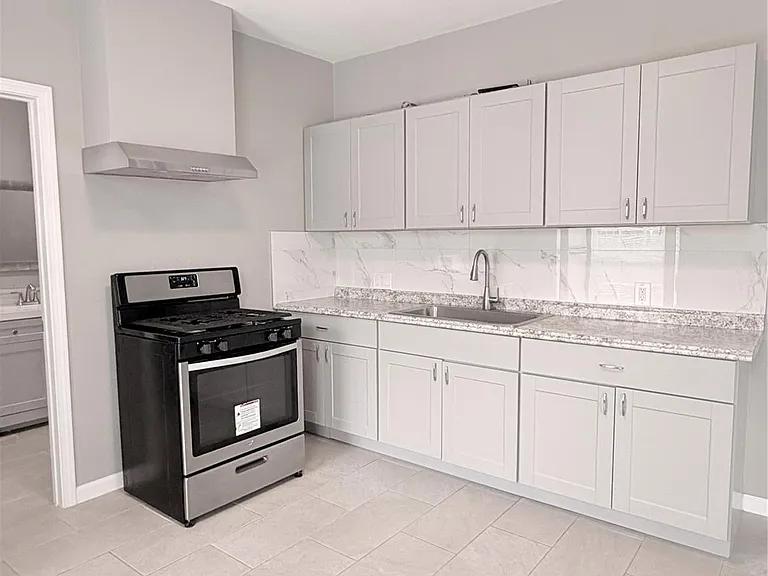 6 Burr St #1/2 — Photo 5
