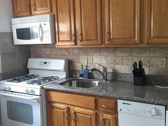 3rd image of 21943 74th Ave