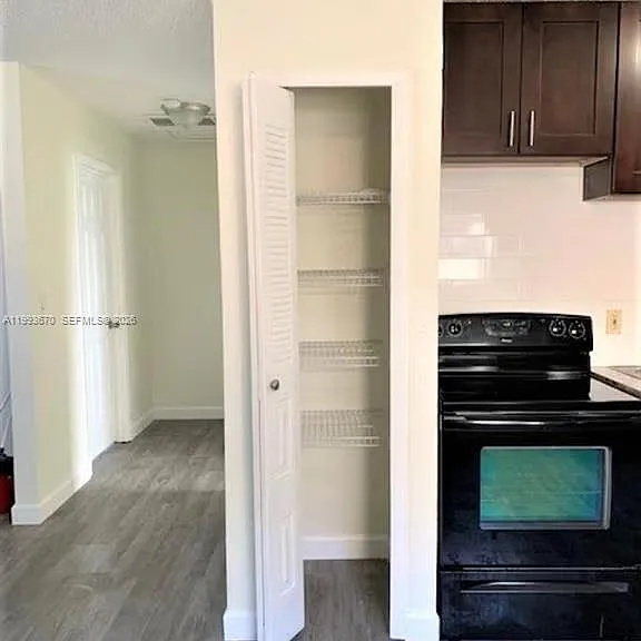 425 Las Palmas Cir #612 — Photo 7