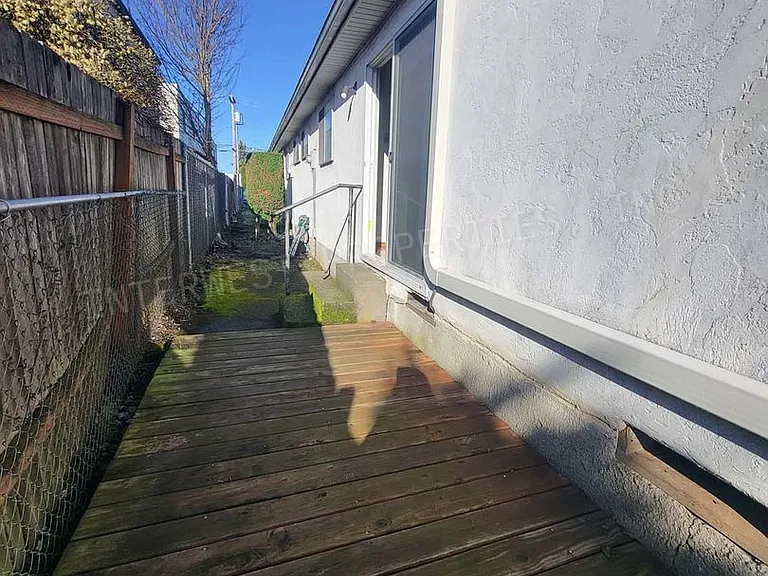 3414-3424 SE 67th Ave — Photo 15