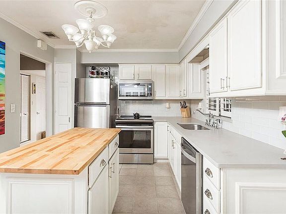 3rd image of 33 E Rosevear St