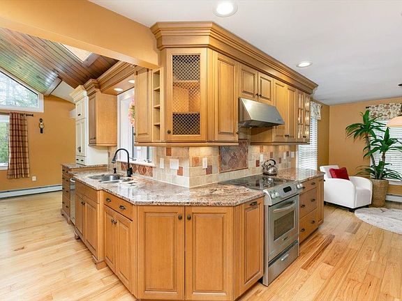 5th image of 149 Pheasant Run Drive
