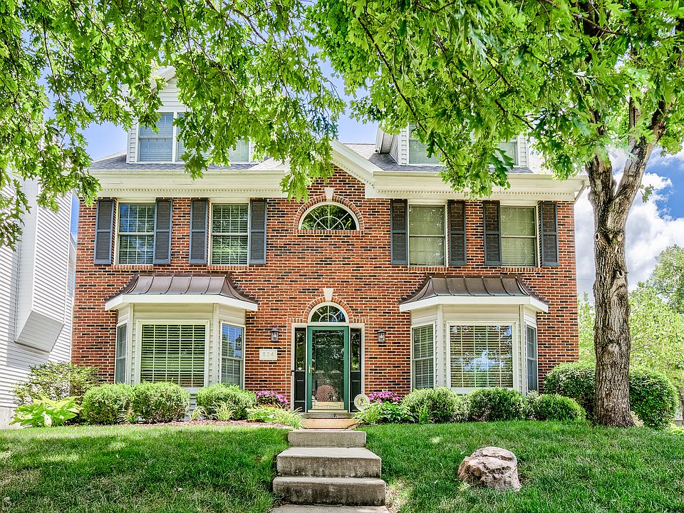 1st image of 834 Lionsgate Dr