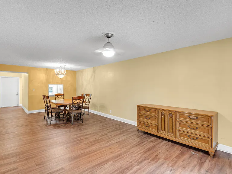 5900 NW 44th St #106 — Photo 10