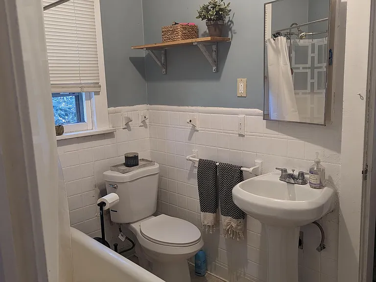 714 E Hampden Ave — Photo 7