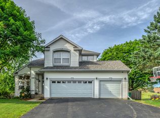 908 School Ct, Round Lake, IL 60073