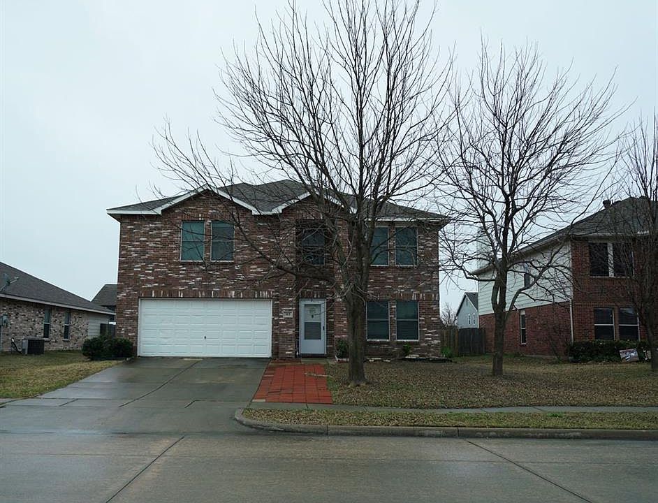 1st image of 915 Ann Dr