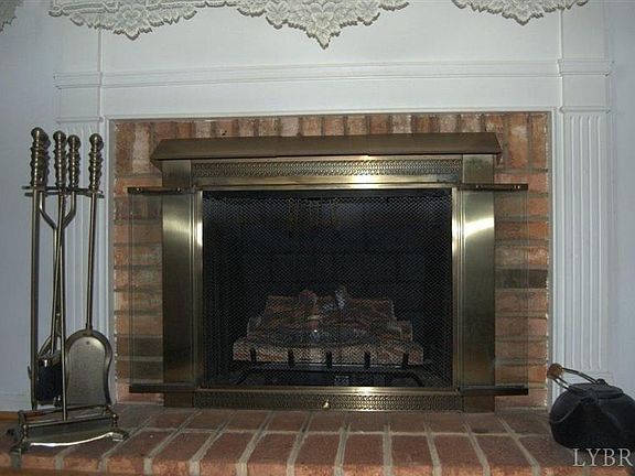 5th image of 135 Troy Ln