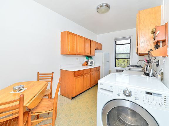 3rd image of 675 Walton Ave APT 5C