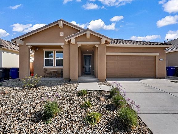 2nd image of 924 Somerset Way