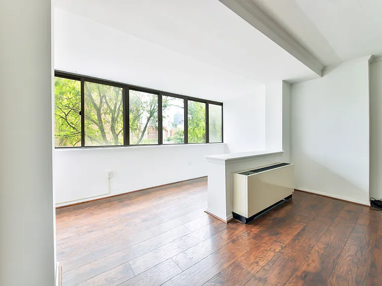 6 Whittier Pl #4E — Photo 1