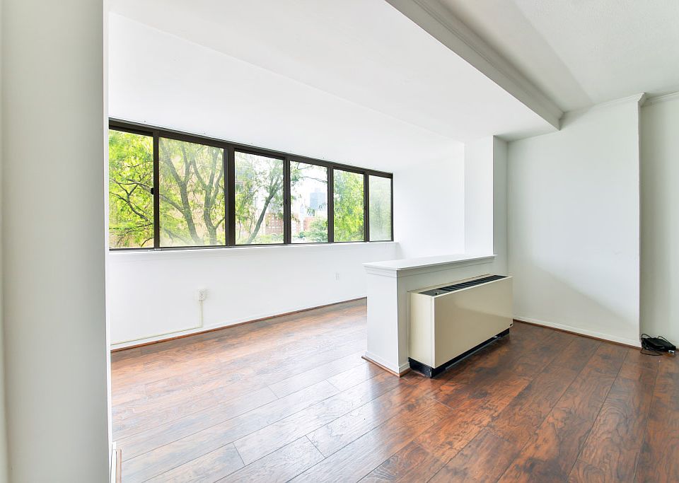 1st image of 6 Whittier Pl APT 4E