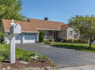 77 Hardy Dr, Leominster, MA 01453