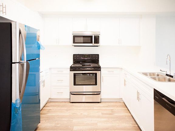 Spacious Gourmet Kitchen
