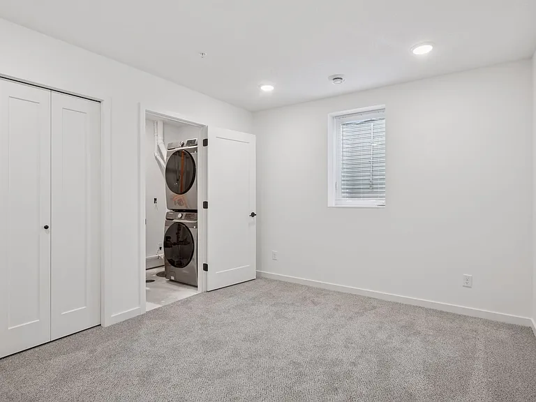 2062 Como Ave #2 — Photo 20