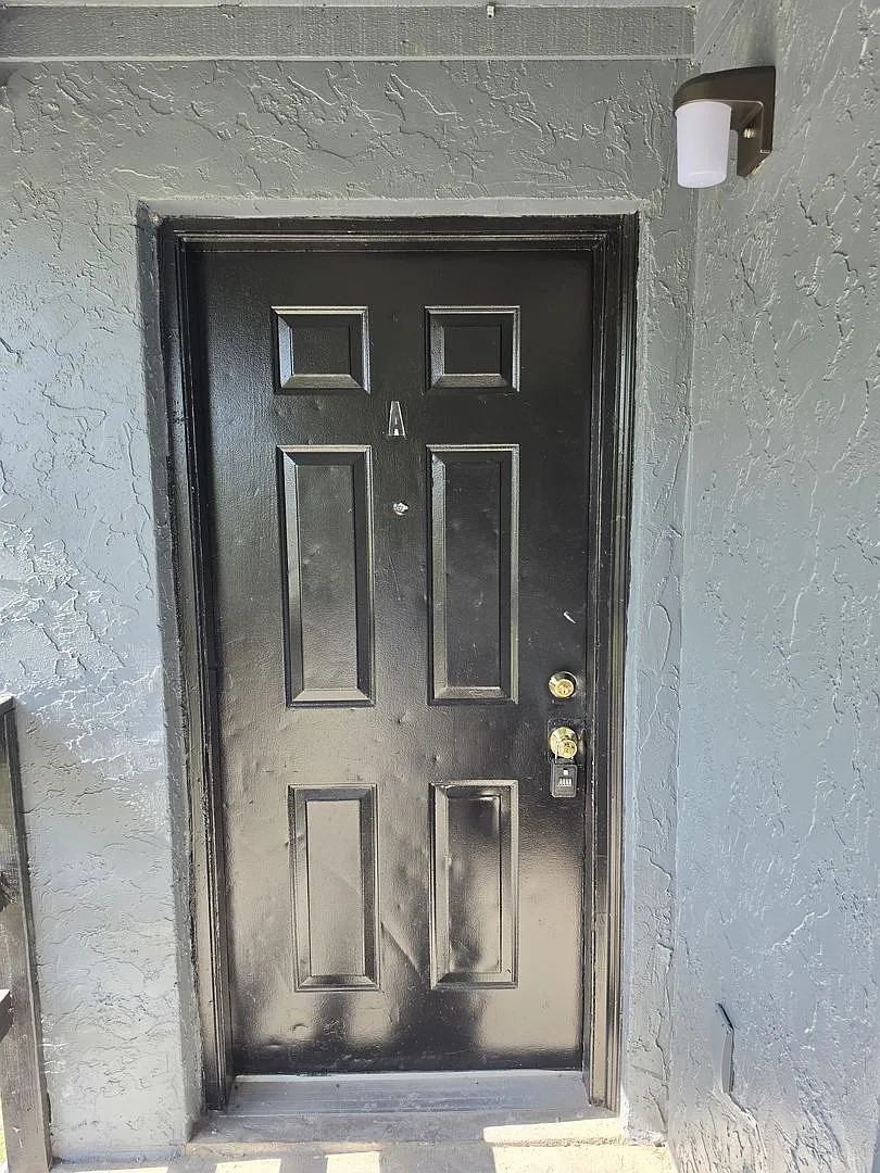 2526 S. Oak Avenue (4) — Photo 2