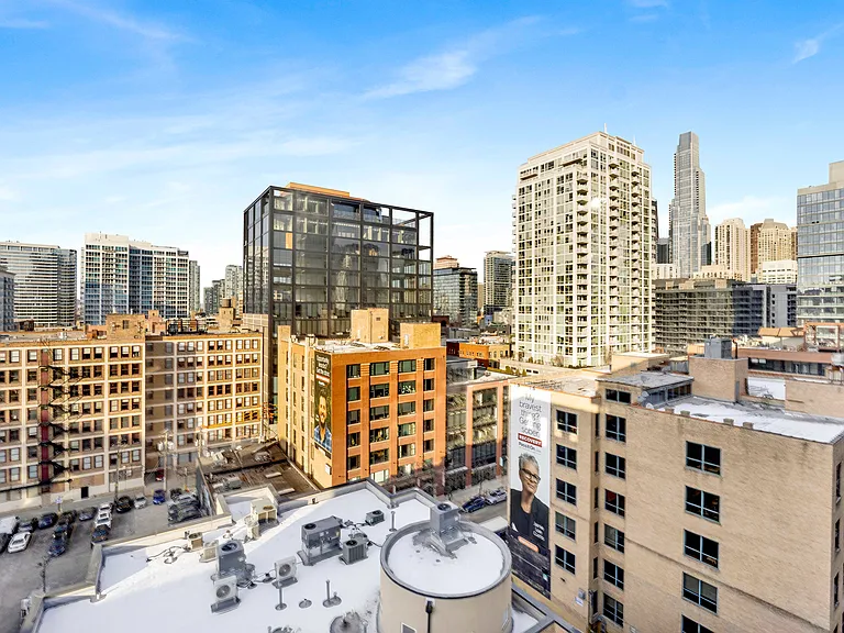 630 N Franklin St #1019 — Photo 14