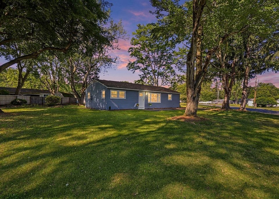 1st image of 43 Sunridge Dr