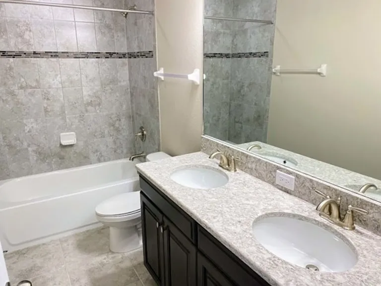 16142 Monterey Greens Cir — Photo 24