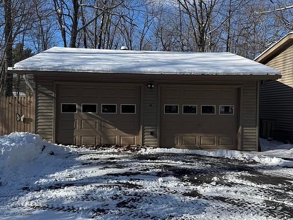 3rd image of 12 Easy Street