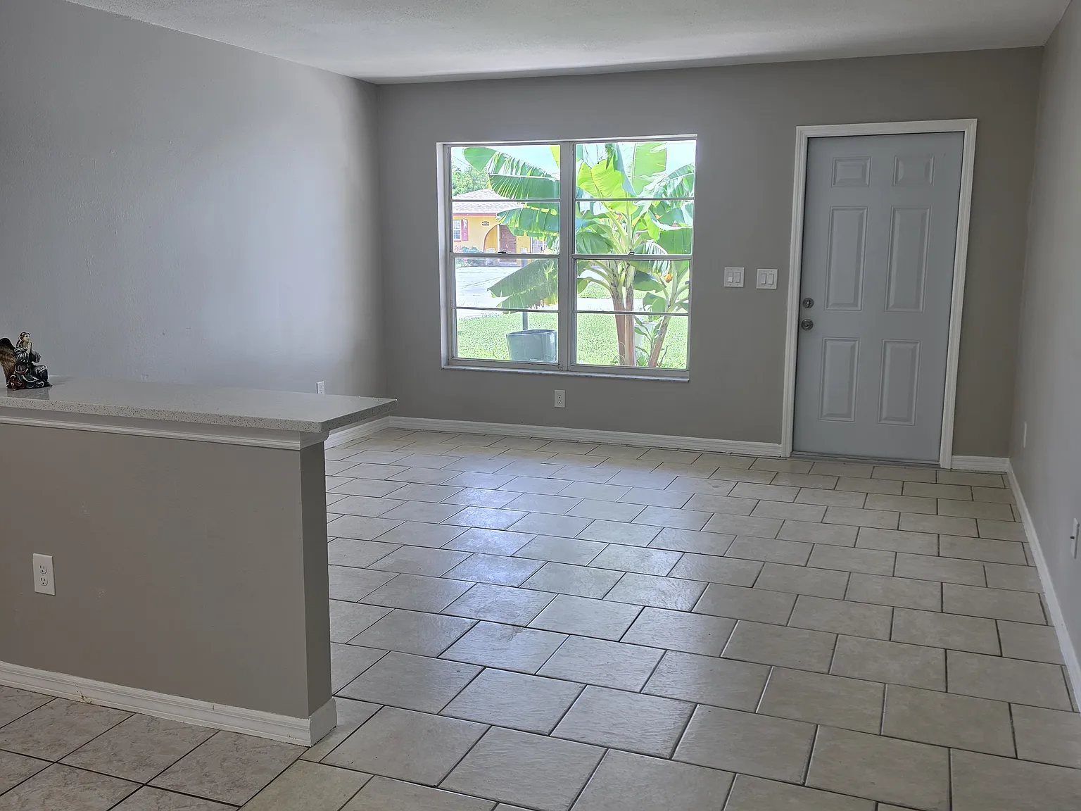 2 bed, 1200 sqft, $1,600 — Photo 3