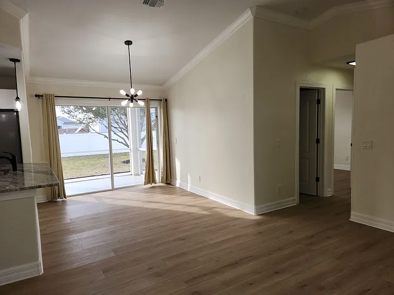1118 Nelson Rd N — Photo 5