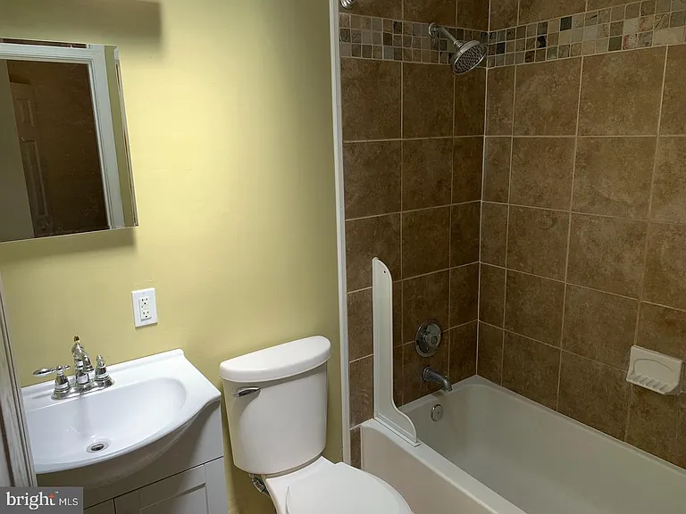 881 Wedgewood Dr — Photo 13