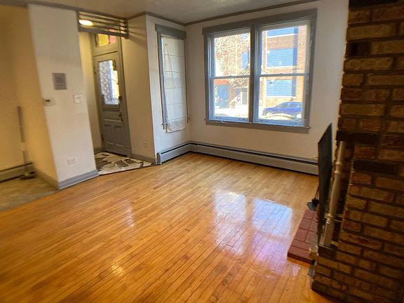 3rd image of 1516 N Sedgwick St APT 1F
