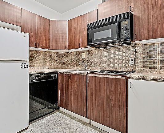 5th image of 311 E 84th St APT 5D