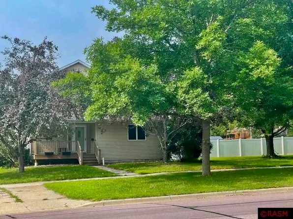 416 W Broadway Ave, Saint Peter, MN 56082
