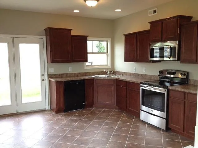 3305 Sweet Clover Ln — Photo 18