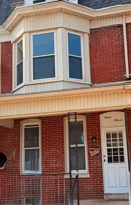 1211 W Poplar St