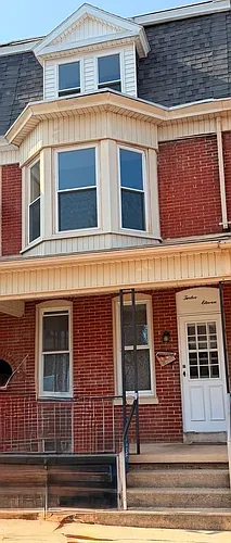 1211 W Poplar St Photo 1
