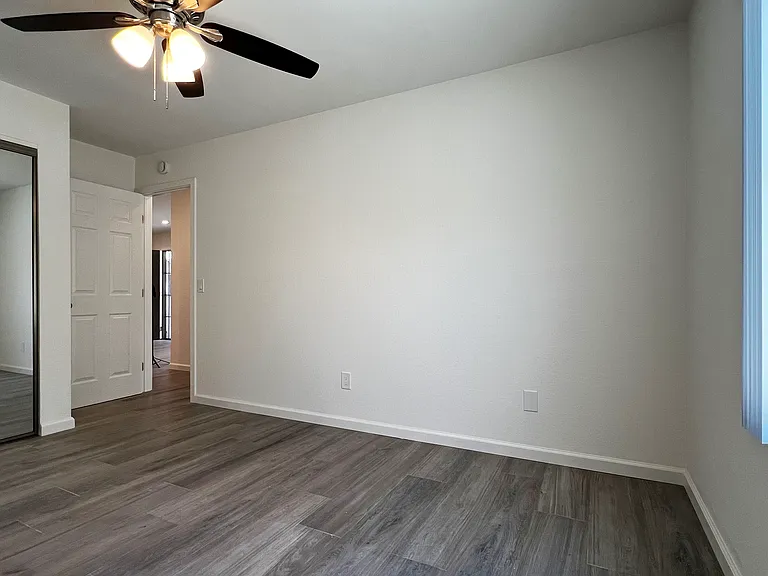 Florida Street Apartments — Photo 33