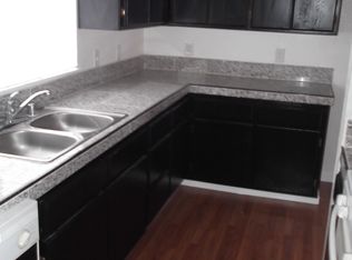 20450 Zuni Rd APT 6, Apple Valley, CA 92307