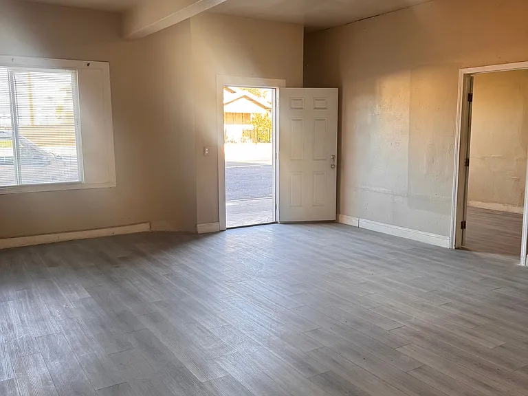 527 N Fresno St #105 — Photo 4
