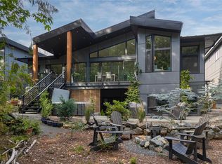 613 Medalist Ave, Colwood, BC V9C0R7