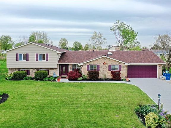 3rd image of 2311 S Old Oaks Dr